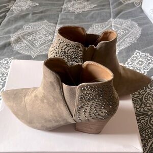 Size 9 slightly worn Repost booties